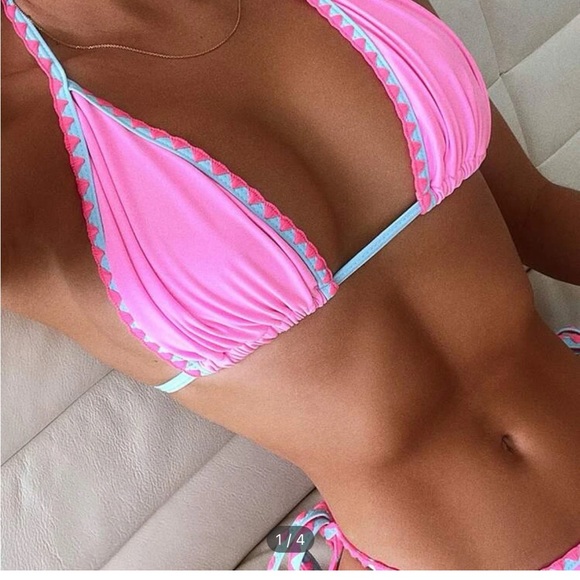 Bikini top & bottoms 👙 - Picture 4 of 4